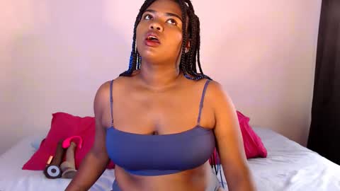 Snapshot of stacyhunterxxx chatting on 28, 10, 2025 STACY online show from 28, 10, 2025