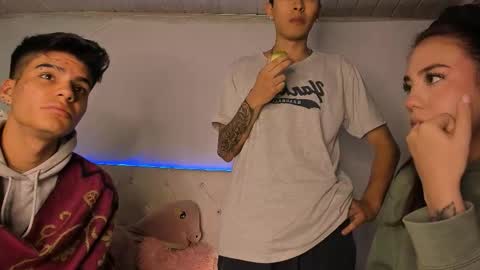 Snapshot of stanandrose chatting on 15, 2, 2026 Stand and Rose online show from 15, 2, 2026