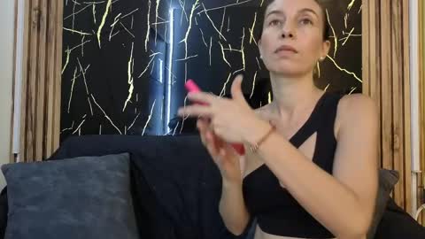 starlight_mature23_aws online show from 3, 5, 2026