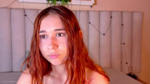 Snapshot of starrmoon__ chatting on 26, 5, 2026 M O O N online show from 26, 5, 2026