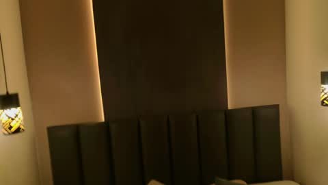 Snapshot of starrmoon__ chatting on 3, 6, 2026 M O O N online show from 3, 6, 2026