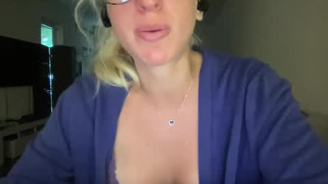 Snapshot of stassiethatsororitygirl chatting on 4, 10, 2025 Stassiethatsororitygirl online show from 4, 10, 2025
