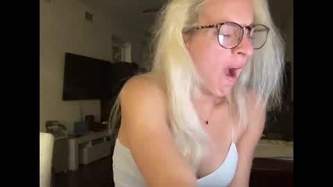 Snapshot of stassiethatsororitygirl chatting on 8, 10, 2025 Stassiethatsororitygirl online show from 8, 10, 2025