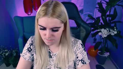 stef_nicks online show from 6, 11, 2025