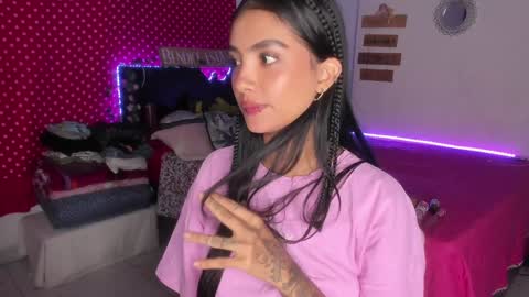 Im MiaIts my first day here  online show from 26, 1, 2025