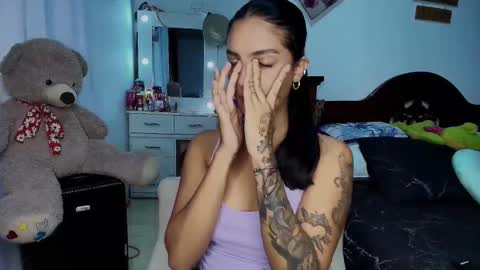 Im MiaIts my first day here  online show from 4, 10, 2025