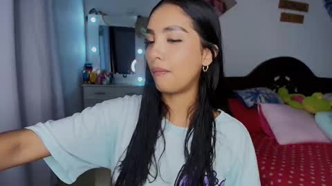 Im MiaIts my first day here  online show from 25, 10, 2025