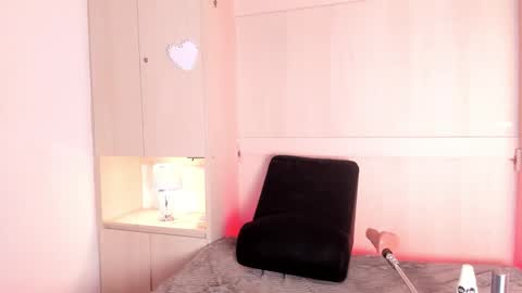 stefannyevans_ online show from 29, 4, 2026