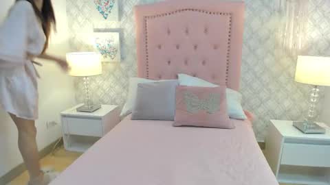 Snapshot of steffany_palmer chatting on 13, 10, 2025   online show from 13, 10, 2025