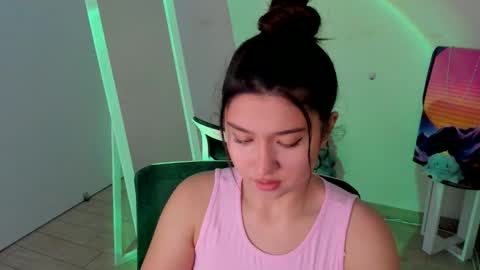 Snapshot of steffi_xo chatting on 2, 12, 2025 Steffi online show from 2, 12, 2025