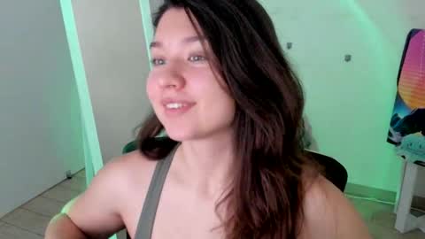 Snapshot of steffi_xo chatting on 4, 12, 2025 Steffi online show from 4, 12, 2025