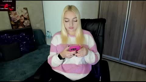 Stella  Cox online show from 14, 11, 2025