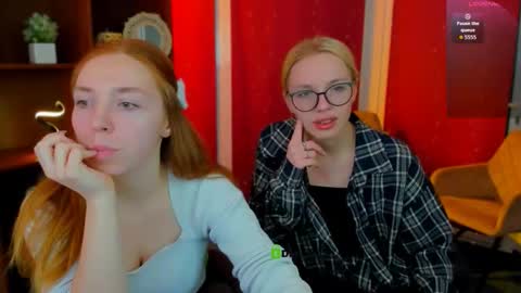 Snapshot of stella_flower chatting on 9, 3, 2026 stella_flower online show from 9, 3, 2026