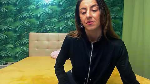 Snapshot of stella_john chatting on 5, 12, 2024 Stella John online show from 5, 12, 2024