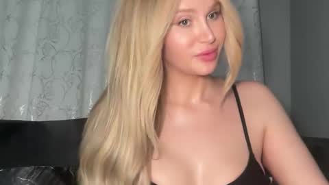 Snapshot of stellacummings chatting on 15, 3, 2026 Stella Bella online show from 15, 3, 2026