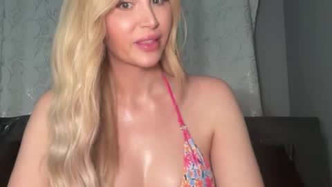 Snapshot of stellacummings chatting on 3, 6, 2026 Stella Bella online show from 3, 6, 2026
