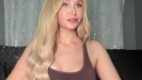 Snapshot of stellacummings chatting on 5, 6, 2026 Stella Bella online show from 5, 6, 2026