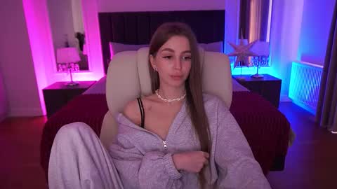 stellahoneywell online show from 26, 3, 2026