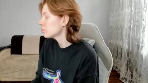 S T E L L A online show from 26, 4, 2026