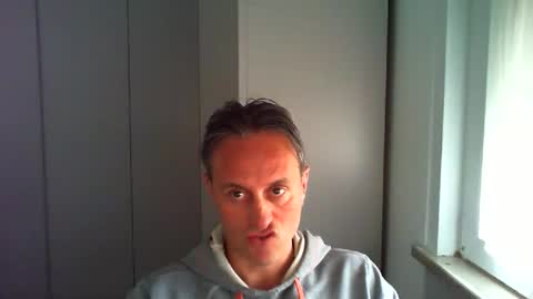 Snapshot of sten015 chatting on 4, 5, 2026 sten015 online show from 4, 5, 2026