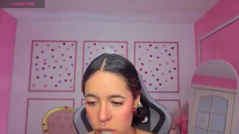 Stephania online show from 12, 2, 2026