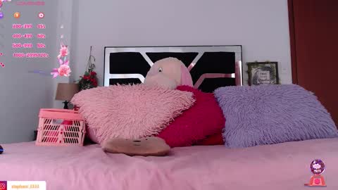 Snapshot of stephanie_golden chatting on 2, 10, 2025    IG  stephani 3333 online show from 2, 10, 2025