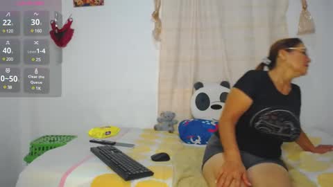 Angie mature online show from 22, 12, 2024