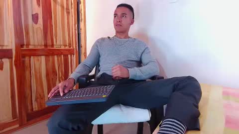 Snapshot of steven_modelo69 chatting on 17, 2, 2025 steven_modelo69 online show from 17, 2, 2025
