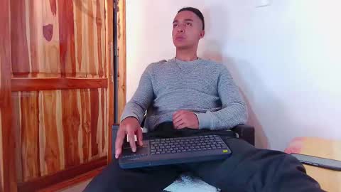 Snapshot of steven_modelo69 chatting on 17, 2, 2025 steven_modelo69 online show from 17, 2, 2025