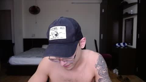 Snapshot of steveoceanbeanhuge chatting on 28, 2, 2025 Alex online show from 28, 2, 2025