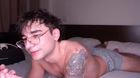 Snapshot of steveoceanbeanhuge chatting on 30, 10, 2025 Alex online show from 30, 10, 2025