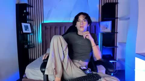 Sthepano  online show from 12, 6, 2026
