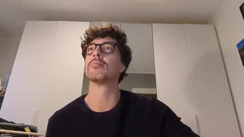 Snapshot of sti270452 chatting on 29, 10, 2025 Jenk online show from 29, 10, 2025