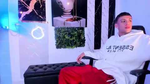 Snapshot of stiiveen_24cm chatting on 4, 12, 2024 Stiven brendan online show from 4, 12, 2024