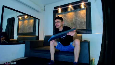 friends online show from 28, 9, 2025