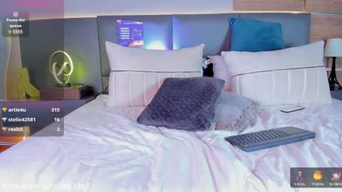 Stone Lee  online show from 8, 1, 2025