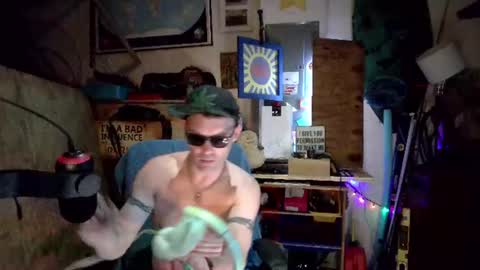 Str8 online show from 19, 6, 2026