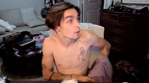str8whiteboy21 online show from 27, 6, 2026