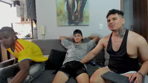Snapshot of straight__friends chatting on 1, 7, 2026 straight__friends online show from 1, 7, 2026