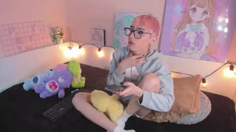 strawberry_kitty_ online show from 9, 11, 2025