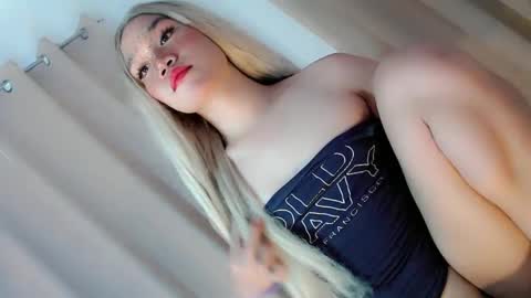 Snapshot of streetlustgirl chatting on 23, 2, 2025 lexie online show from 23, 2, 2025