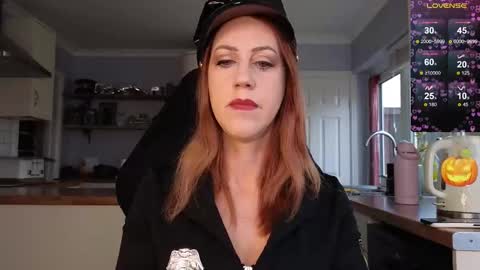 Amorina online show from 31, 10, 2025