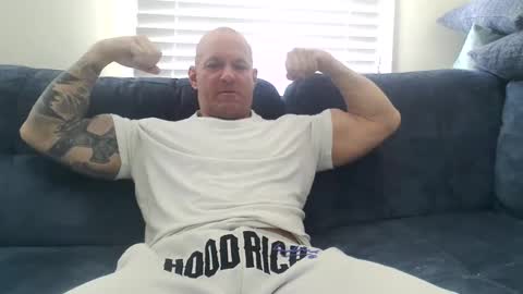 Snapshot of strongandhard073 chatting on 13, 10, 2025 StrongAndHard online show from 13, 10, 2025