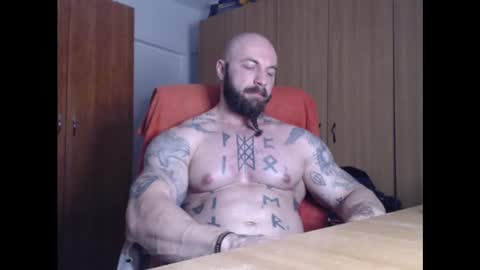 Snapshot of strongivan chatting on 5, 1, 2025 StrongIvan online show from 5, 1, 2025