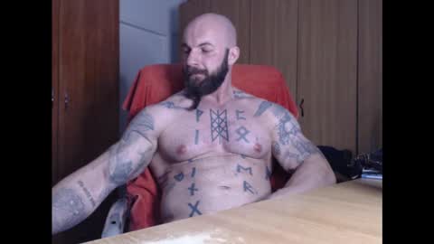 Snapshot of strongivan chatting on 12, 1, 2025 StrongIvan online show from 12, 1, 2025