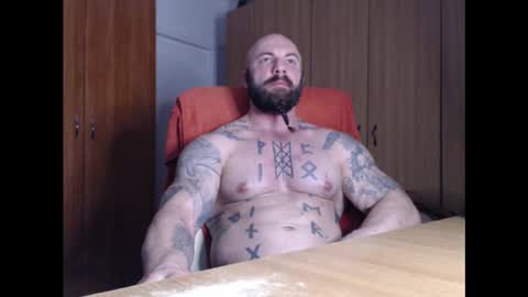 Snapshot of strongivan chatting on 10, 3, 2025 StrongIvan online show from 10, 3, 2025