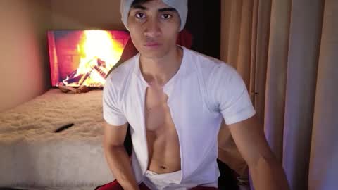 Snapshot of stylishman01 chatting on 31, 3, 2026 stylish man online show from 31, 3, 2026