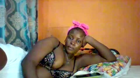 Snapshot of submissive_slut001 chatting on 11, 1, 2026 submissive_slut001 online show from 11, 1, 2026