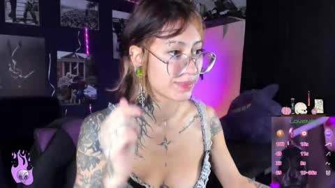Snapshot of succubus_girl_ chatting on 11, 11, 2025 Alexy online show from 11, 11, 2025