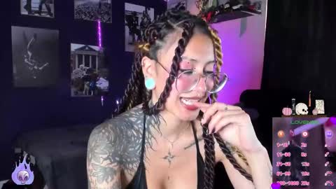 Snapshot of succubus_girl_ chatting on 16, 12, 2025 Alexy online show from 16, 12, 2025